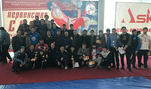 Спортсмены из Чечни завоевали первое общекомандное место в первенстве СКФО по греко-римской борьбе