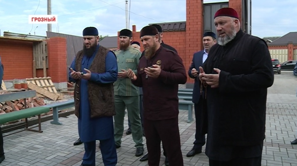 Рамзан Кадыров посетил дом Валида Дагаева и выразил соболезнования родным и близким музыканта