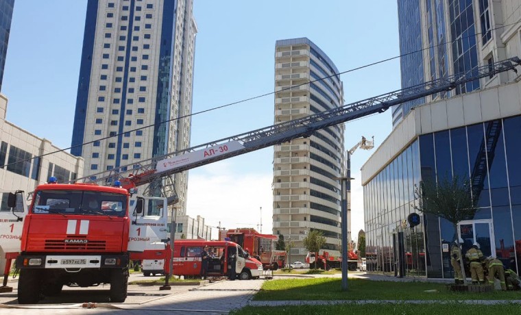 Масштабные пожарные учения прошли в высотном комплексе «Грозный-Сити»