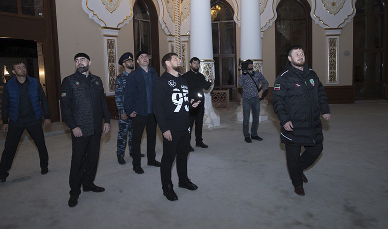 Рамзан Кадыров побывал с инспекцией в строящейся мечети в высокогорном Беное 