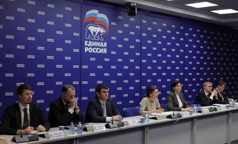 В России планируют тиражировать лучшие региональные практики по поддержке молодых семей