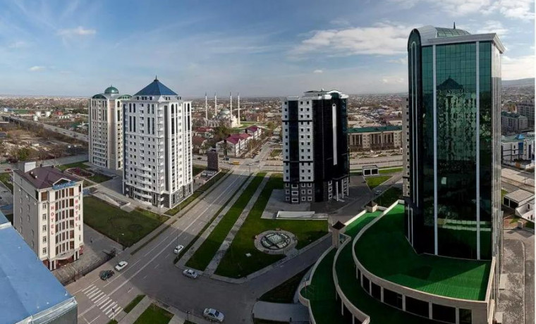  Связанные девушки на улице Сотовая связь в РФ в 2020 году может значительно подорожать ...