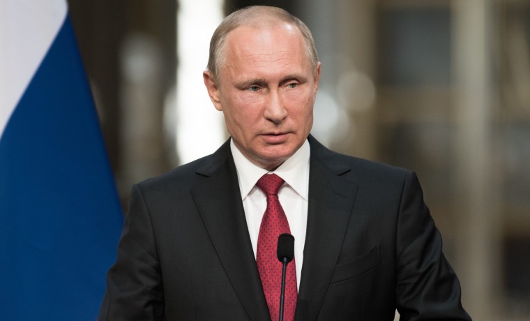Владимир Путин подписал закон о запрете финансирования митингов из-за рубежа