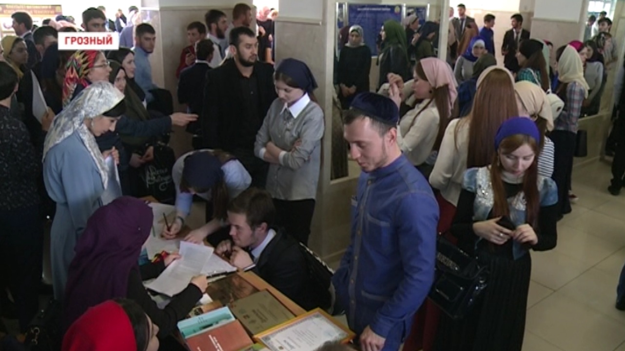 В Чеченском государственном университете прошла ежегодная ярмарка вакансий 