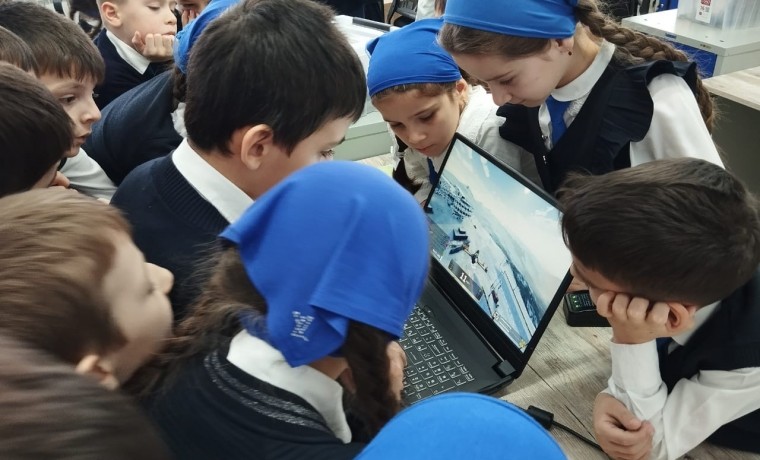 В МБОУ «СОШ № 11 г. Шали» прошла экскурсия для учащихся 2 классов в рамках проекта «Кадры для БАС»