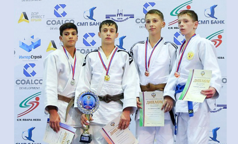 Чеченские дзюдоисты завоевали золото и бронзу на Первенстве России до 18-ти лет