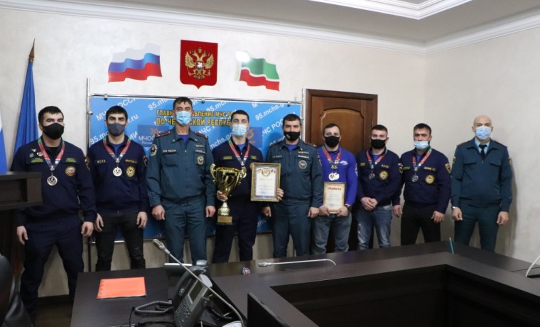 В Грозном чествовали студентов, занявших призовое место на межрегиональных соревнованиях МЧС России