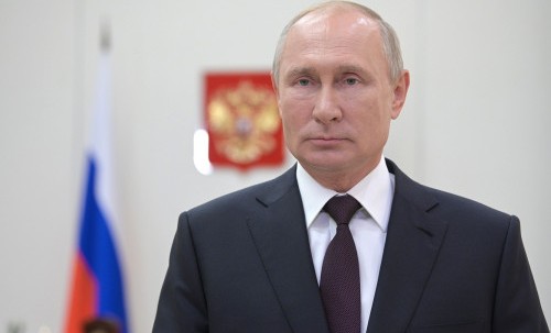 Владимир Путин поздравил жителей Чеченской Республики с Днем конституции
