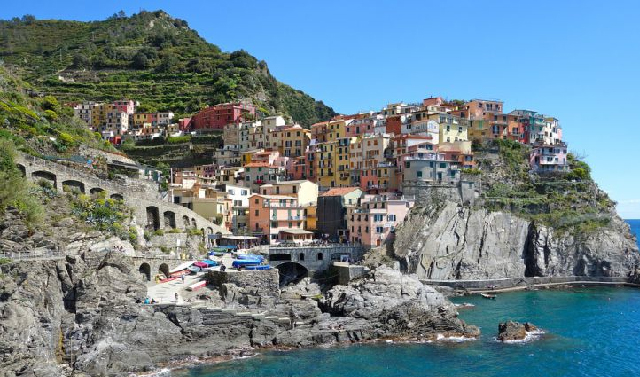 В Италии выставили на продажу сотни домов за один евро
