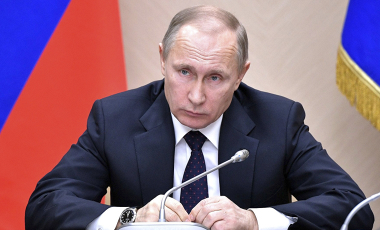 Путин поручил усовершенствовать систему профилактики суицидов среди подростков