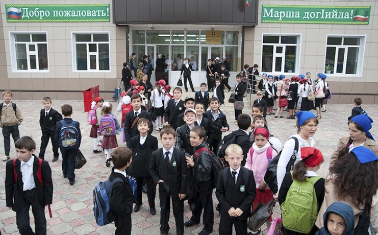 Правительство России выделит ЧР дополнительные средства для ликвидации трехсменки в школах