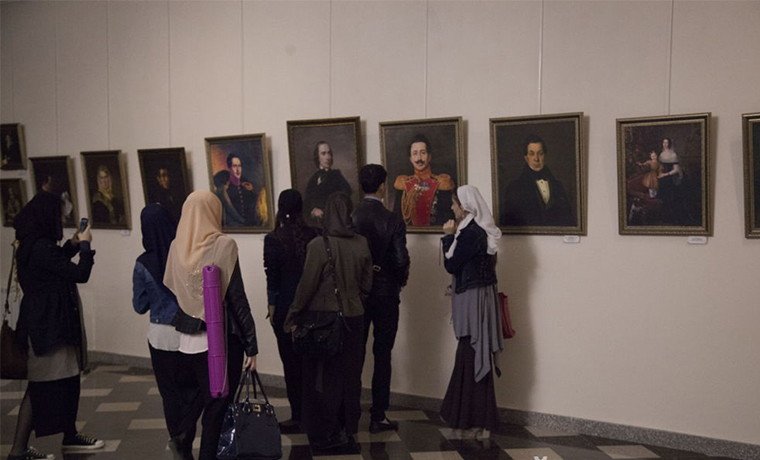 В Грозном открылась выставка &quot;Творческое наследие Петра Захарова&quot;