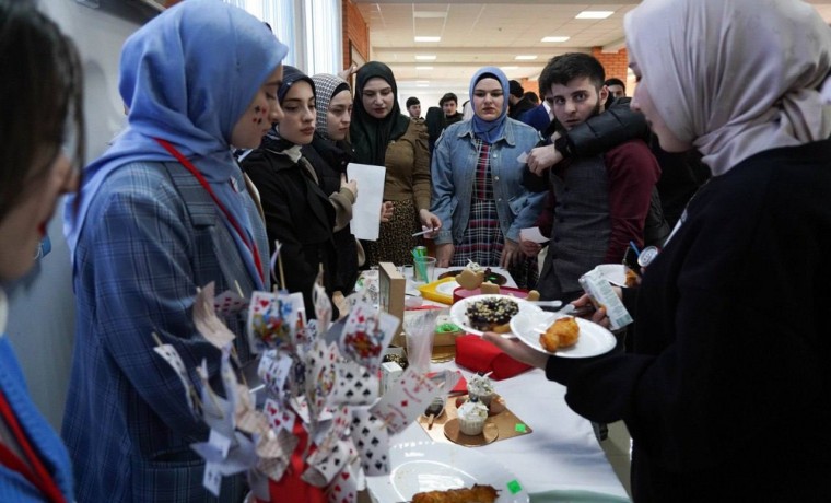 ЧГУ им. А.А. Кадырова провел благотворительную ярмарку в поддержку бездомных животных