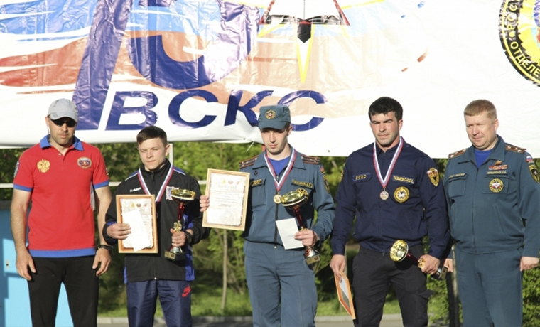 Студент из Чечни стал призером открытых соревнований по пожарному кроссфиту