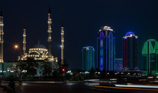 В Грозном начнут штрафовать родителей, чьи дети гуляют в ночное время без присмотра 