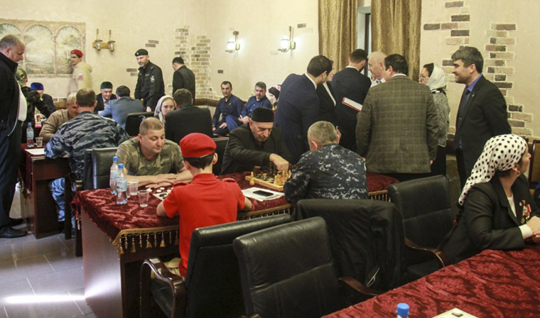 Во Дворце молодежи прошел шахматно-шашечный турнир «Связь поколений»