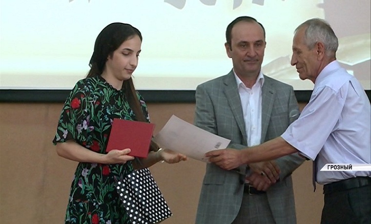45 выпускников института экономики и права ГГНТУ получили красные дипломы
