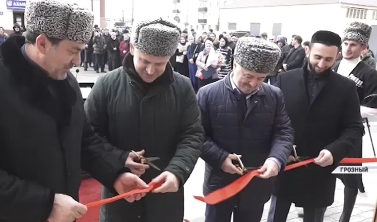 В Грозном торжественно открыли 16-этажный жилой дом