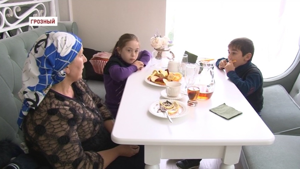 В Грозном прошла благотворительная акция для детей-инвалидов и детей из малоимущих семей 