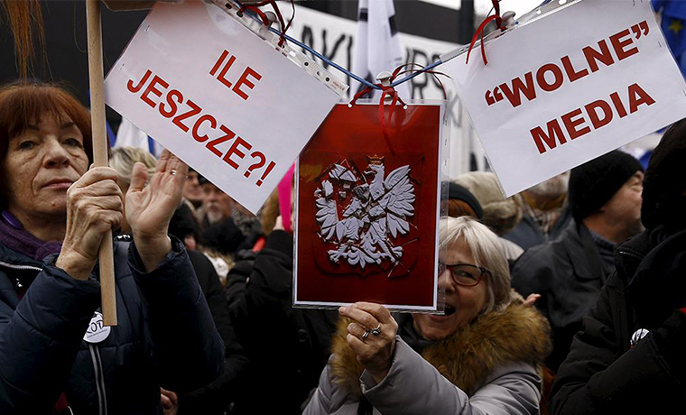 ЕС обвиняет Польшу в подрыве демократии