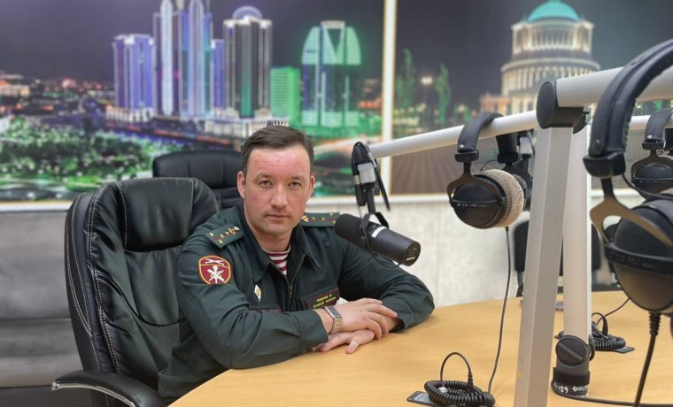 Чеченский росгвардеец выступил в эфире радиорубрики, посвящённой Дню Росгвардии