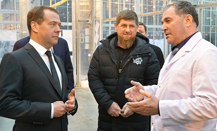 Дмитрий Медведев и Рамзан Кадыров посетили грозненский тепличный комплекс &quot;ЮгАгроХолдинг&quot;