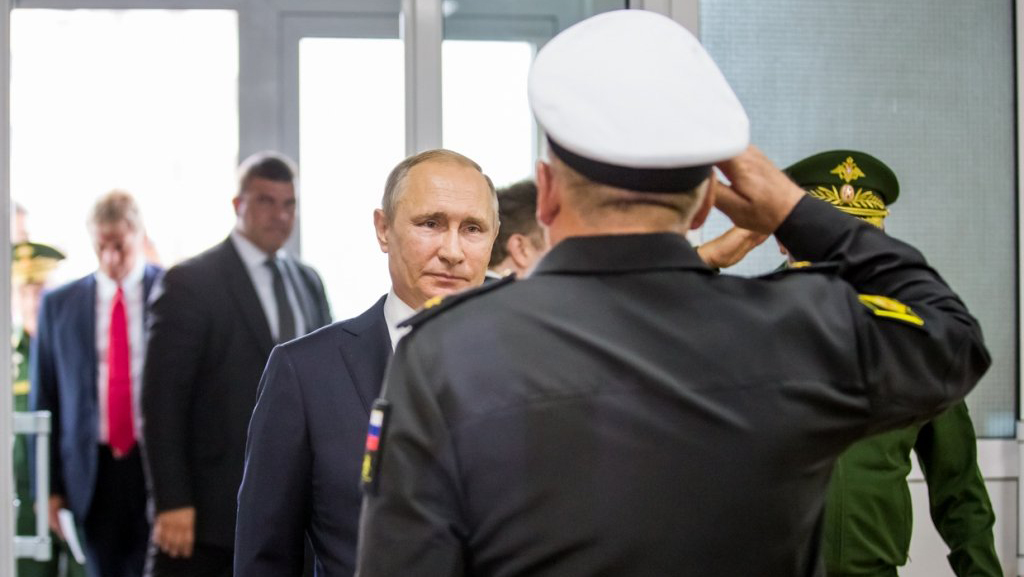 Президент РФ посетил филиал Нахимовского военно-морского училища во Владивостоке