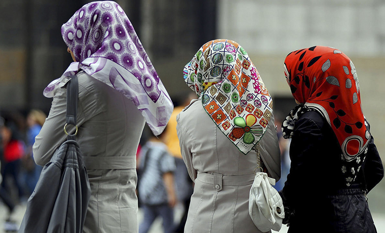Европейский суд разрешил работодателям запрещать сотрудницам ношение хиджабов