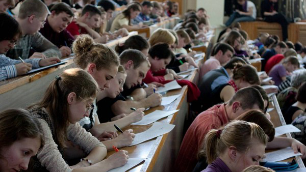 Дипломные работы российских студентов будут проверять на плагиат по интернету