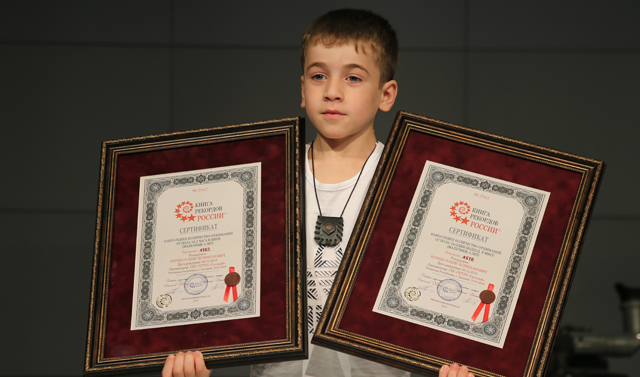 Шестилетний Рохим Куриев побил два мировых рекорда, отжавшись 4618 раз за один подход