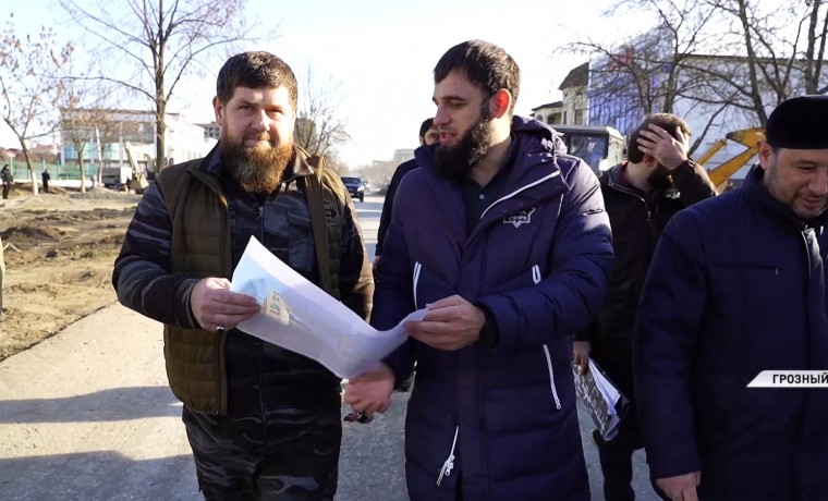 Рамзан Кадыров ознакомился с ходом реконструкции проспекта имени  Ахмата-Хаджи Кадырова