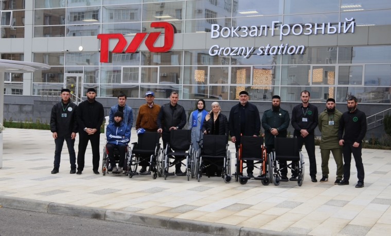 «Единая Россия» проверила доступность нового ЖД-вокзала Грозного для маломобильных граждан