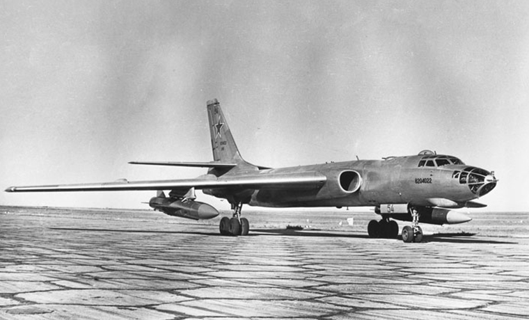27 июля 1947 года в воздух поднялся первый советский реактивный  бомбардировщик Ту-12 - День в истории