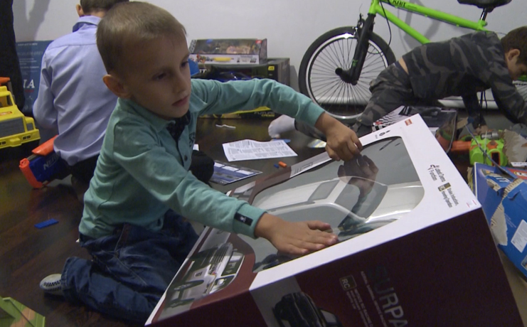 Фонд Кадырова оказал помощь тяжелобольному мальчику из Аргуна
