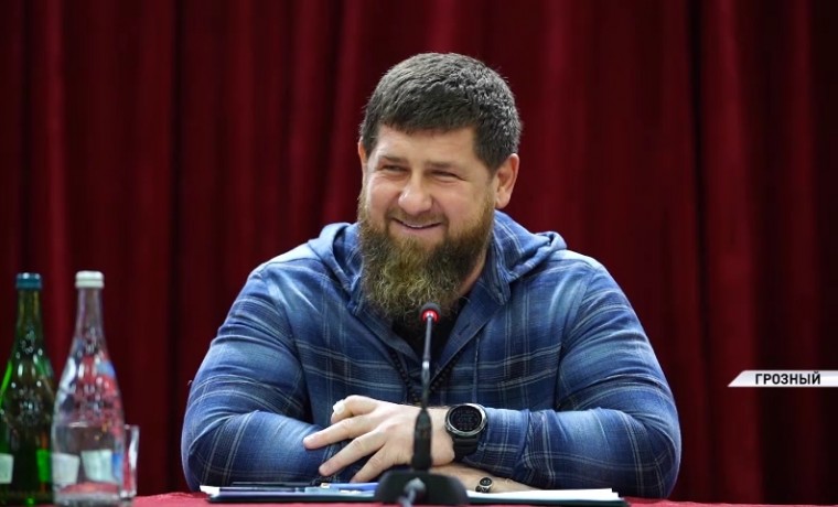 Рамзан Кадыров встретился с коллективом Министерства ЧР по физической культуре, спорту и молодёжной политике