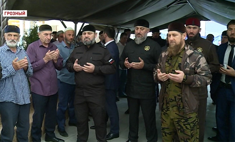 В Чечне простились с первым вице-президентом Федерации вольной борьбы России Адланом Вараевым