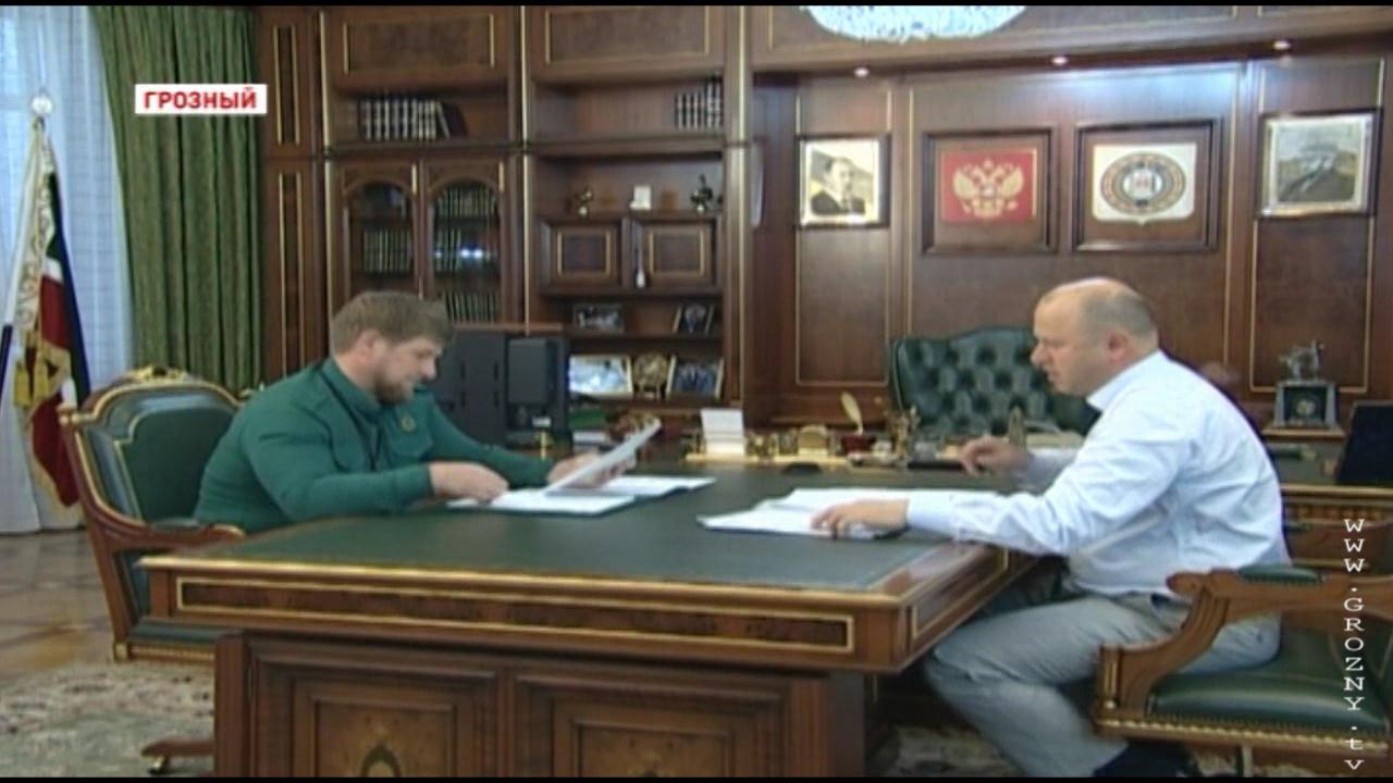 Р.Кадыров провел встречу с министром промышленности и энергетики ЧР Г. Таймасхановым