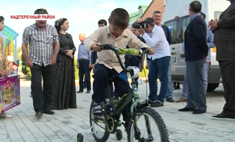 Фонд имени Кадырова преподнес подарки подопечным детских социальных учреждений Чечни
