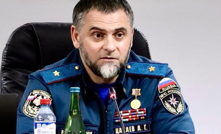 Алихан Цакаев провел совещание с руководителями структурных подразделений