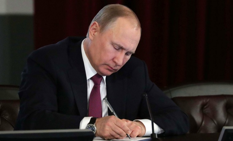 Владимир Путин подписал закон о повышении НДФЛ для состоятельных россиян