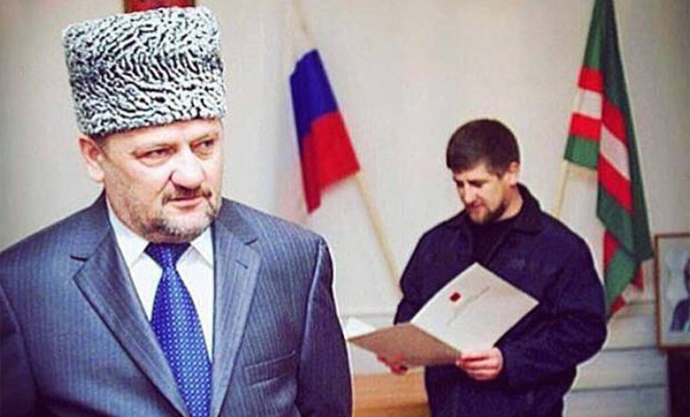 Рамзан Кадыров поздравил жителей с Днем Конституции Чеченской Республики