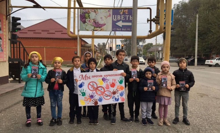 В станице Шелковская прошел конкурс плакатов «Мы против наркотиков!»