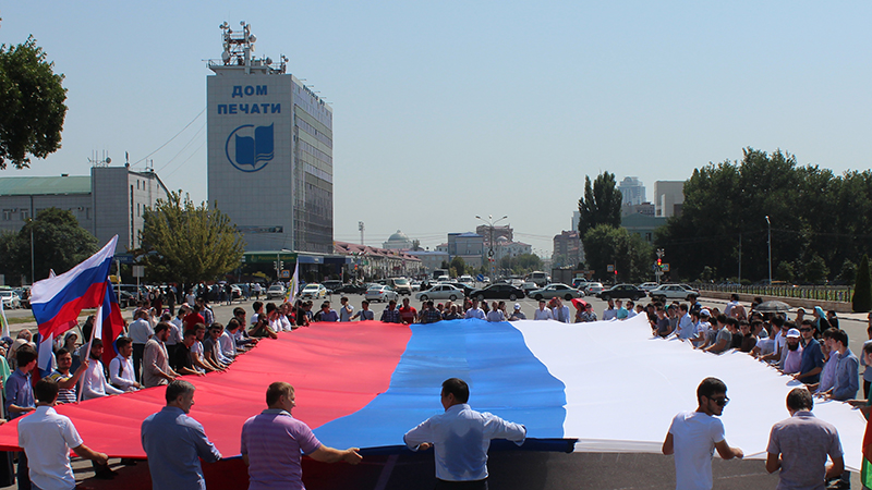 В Грозном отмечают День Государственного флага РФ