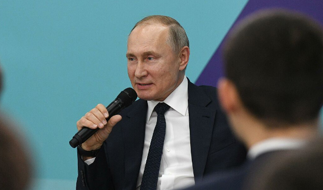 Самоотверженность российской молодежи отметил Владимир Путин