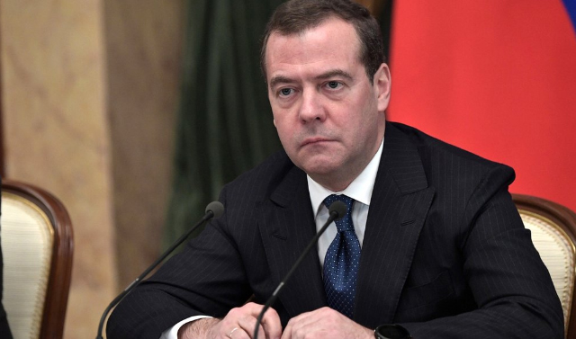 Дмитрий Медведев: «Педагоги помогают получать знания и добиваться первых в жизни успехов»