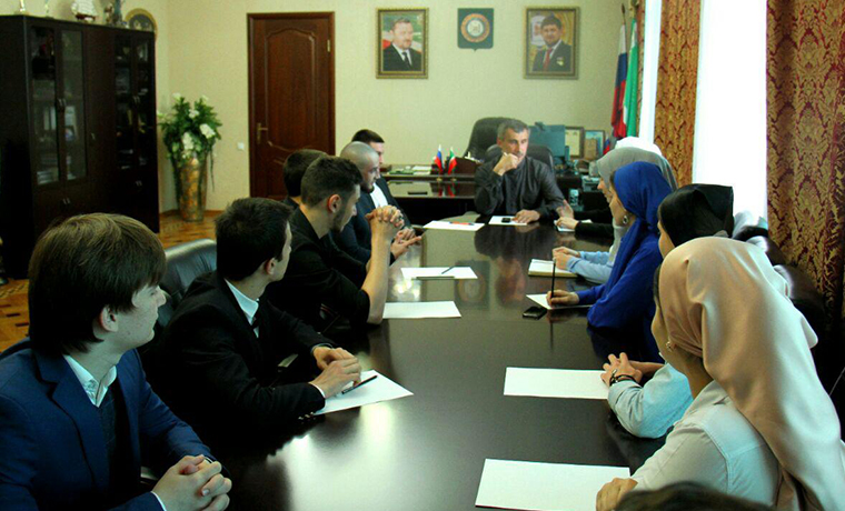 Министр Чечни по делам молодежи встретился с активистами организации &quot;Юные Кадыровцы&quot;