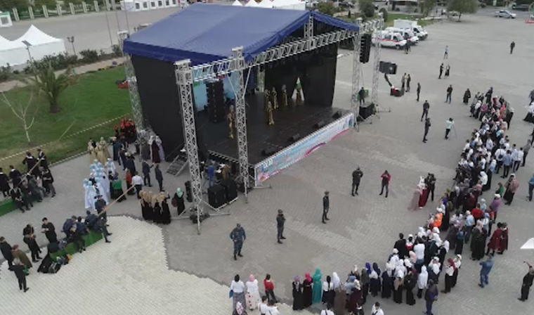 В честь 200-летия Грозного на центральной площади провели праздничный концерт