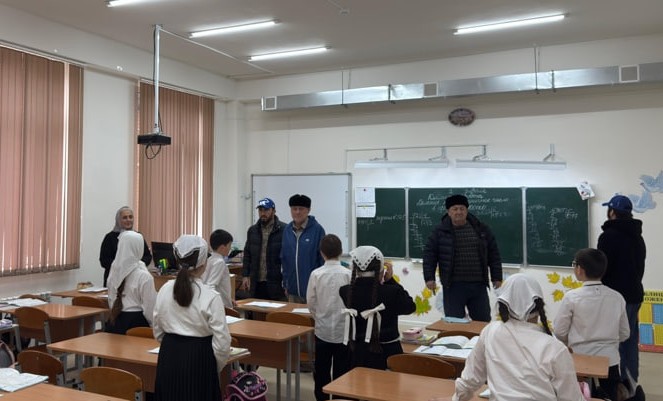 Представители «Единой России» проверили качество ремонта и оснащение в школах ЧР