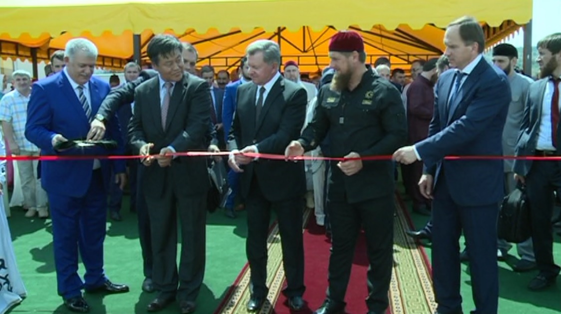 Рамзан Кадыров посетил открытие завода по производству литий-ионных аккумуляторов в Грозном 