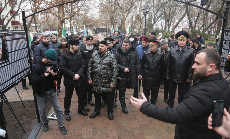 В Грозном состоялось торжественное открытие «Аллеи Героев»